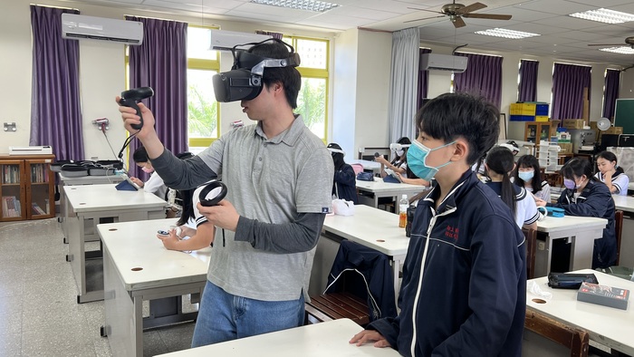 吳俊學老師之VR藝術講座