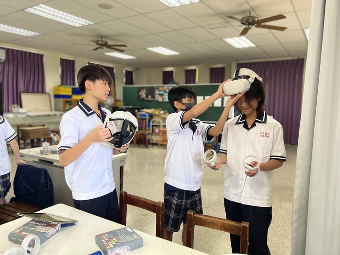 吳俊學老師之VR藝術講座